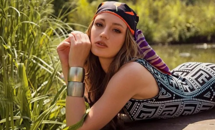 Gizem Karaca bikinili pozlarıyla nefes kesti!