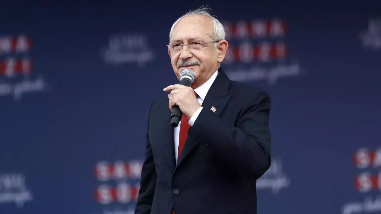 Kemal Kılıçdaroğlu: Depremzedeler benim başımın üstündedir!