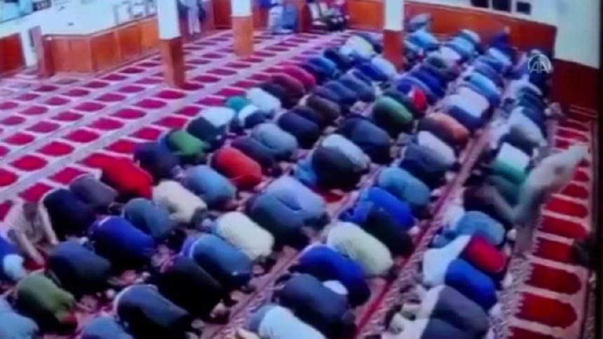 ABD'de cami imamına bıçaklı saldırı! Tam secdeye gittiği anda…