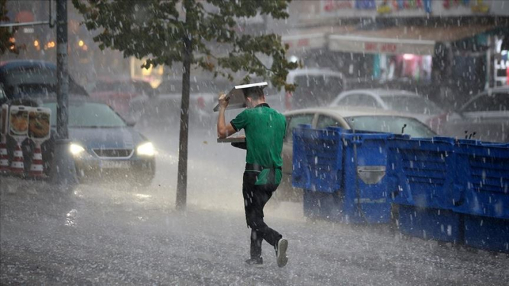 Meteoroloji'den önemli uyarı! O illere şiddetli sağanak yağış geliyor