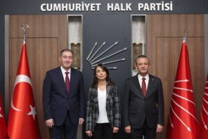 DEM Parti liderleri CHpyi ziyaret etti CHP Kurt meselesinin cozumunde onemli bir rol oynayabilir23