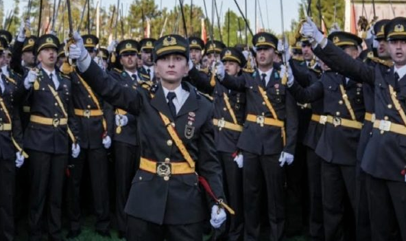 İzmir Barosu’ndan teğmenlere tam destek! ‘İfade özgürlüğü cezalandırılamaz’