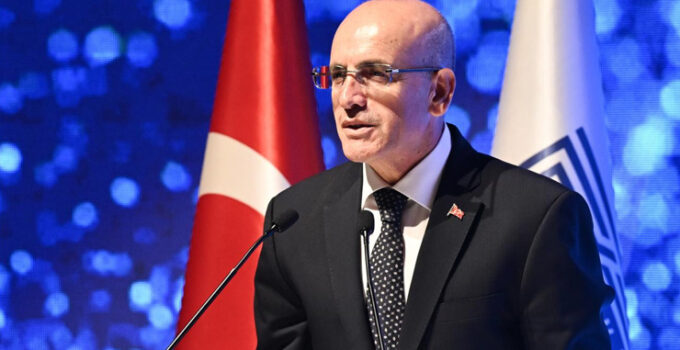 Milyonlarca çalışanı ilgilendiriyor: Mehmet Şimşek’ten asgari ücret açıklaması