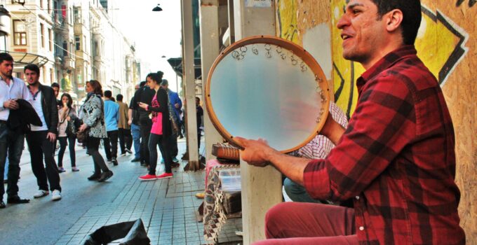 Taksim baharı müzikle karşılıyor