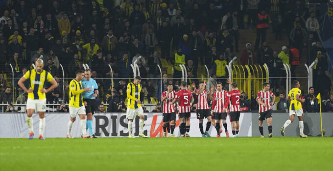 Fenerbahçe, sahasında Athletic Bilbao’ya 2-0 yenildi